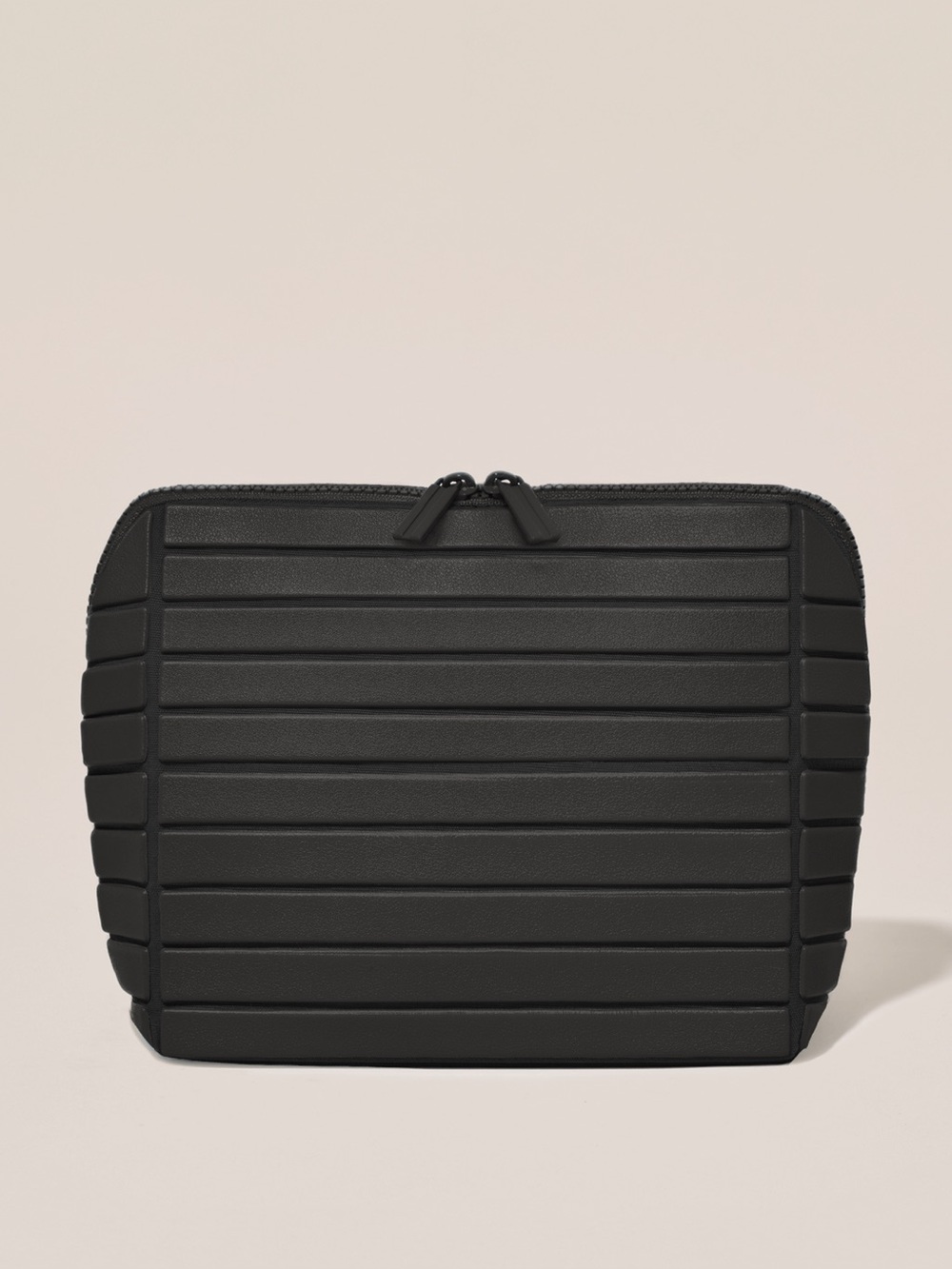 The Medium Onyx Traveller